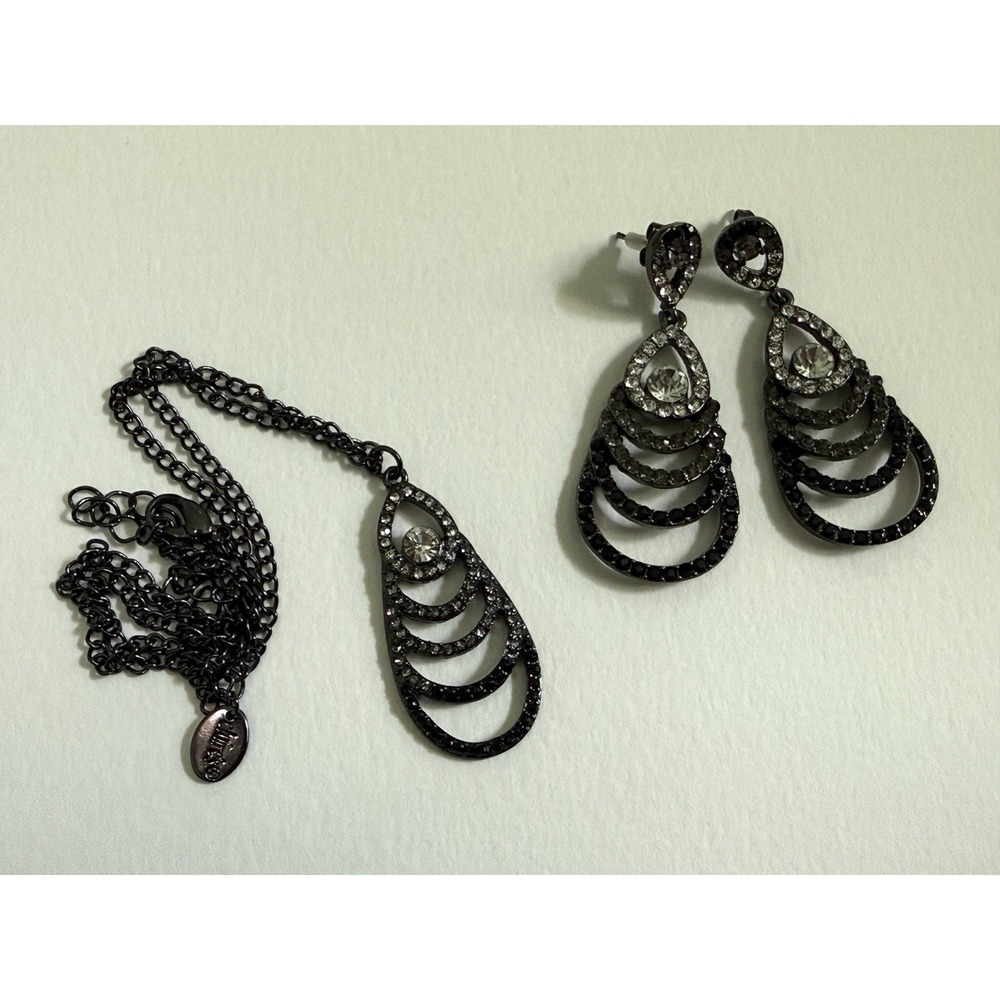 Claires Gunmetal Tone Rhinestone Look Pierced Earrings And Necklace Set